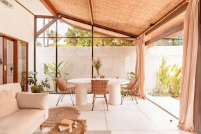 Eden, Beachside Villa in Canggu